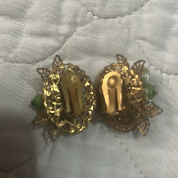 Vintage Lite Elegant Gold and Green Beaded Earrings - Picture 2 of 2